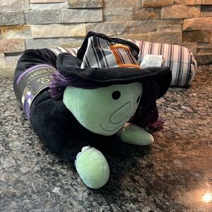 FAO Schwarz witch draft guard NWT